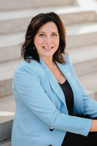 Angela Witwer